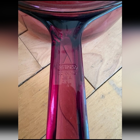 Corning Visions Cranberry Glass 2.5 L Sauce Pan Cookware Purple Plum Vintage Pot - Picture 4 of 9